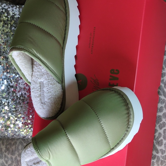 ANTHROPOLOGY shoe/slippers. Brand New - Picture 4 of 7